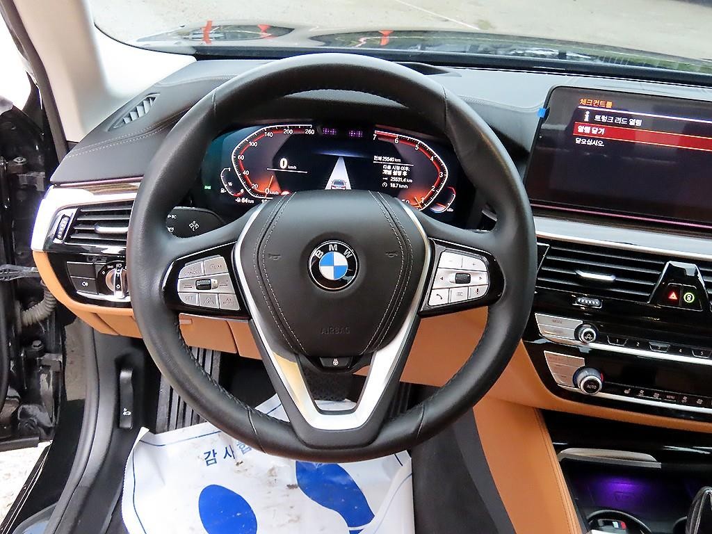 BMW 5시리즈 5시리즈 (G30) 520i 럭셔리 이미지 8