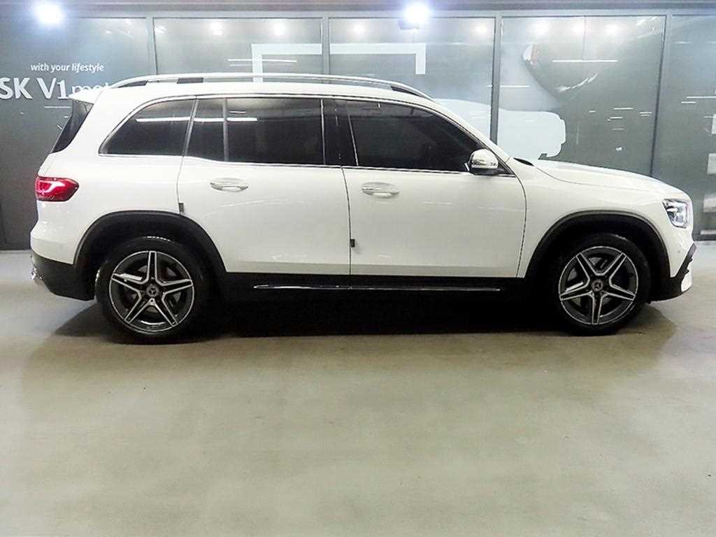 벤츠 GLB 클래스 GLB클래스 X247 GLB 250 4MATIC 이미지 3