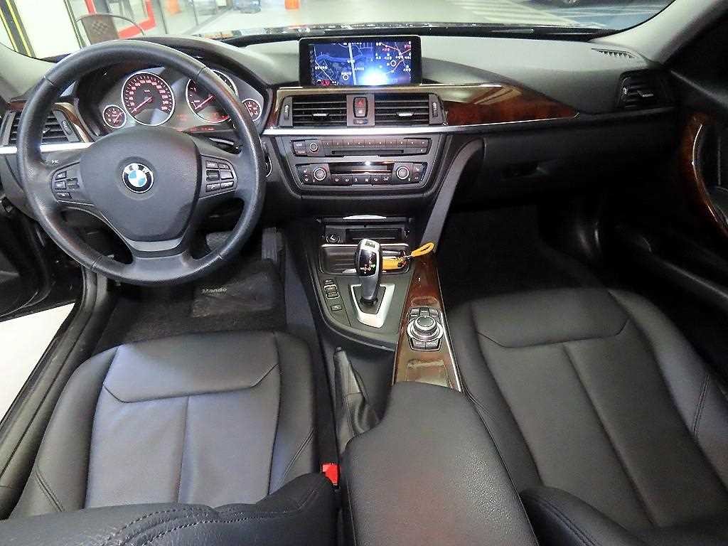 BMW 3시리즈 3시리즈 (F30) 320d 이미지 10