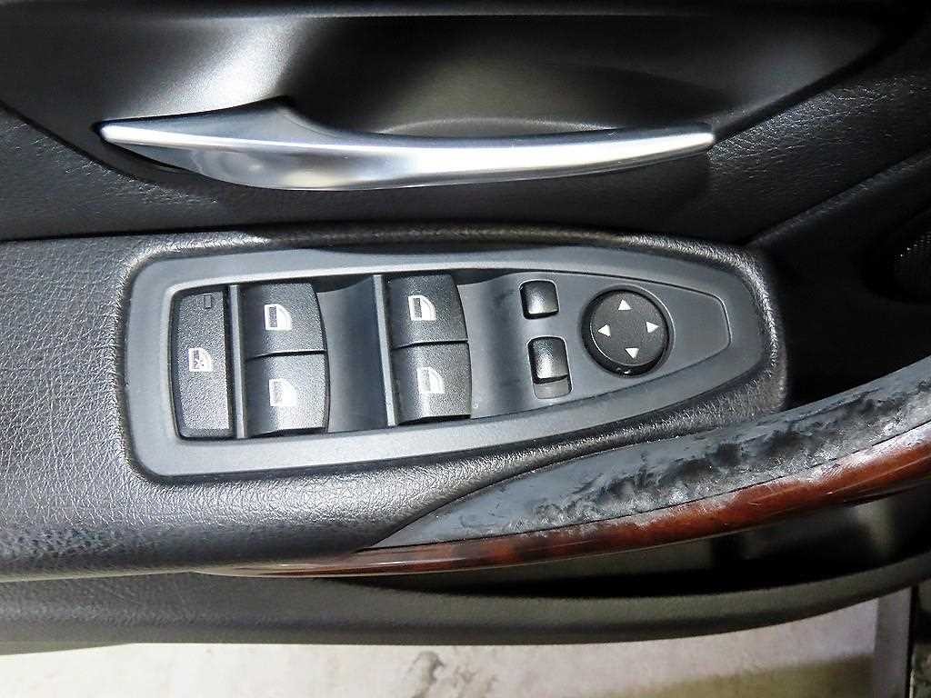 BMW 3시리즈 3시리즈 (F30) 320d 이미지 13