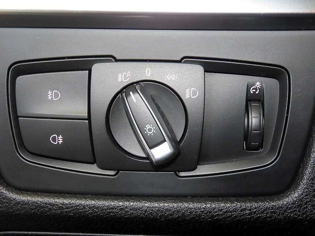 BMW 3시리즈 3시리즈 (F30) 320d 이미지 14