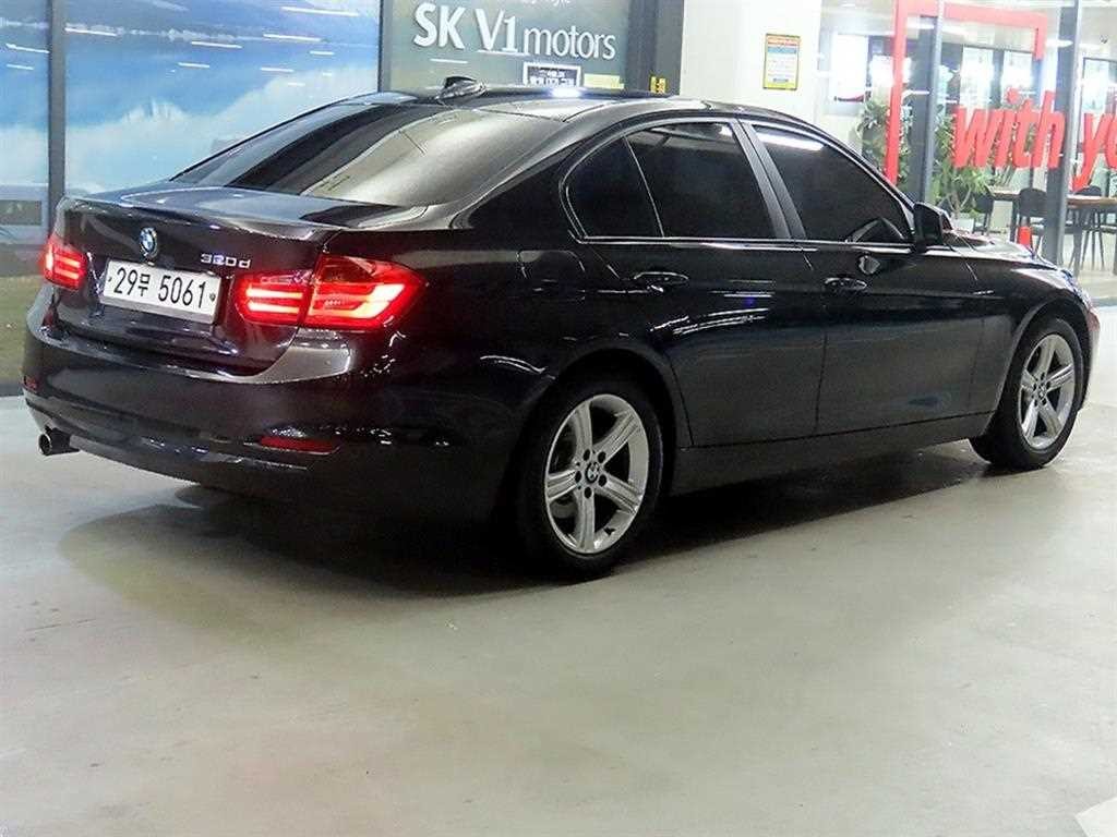 BMW 3시리즈 3시리즈 (F30) 320d 이미지 4