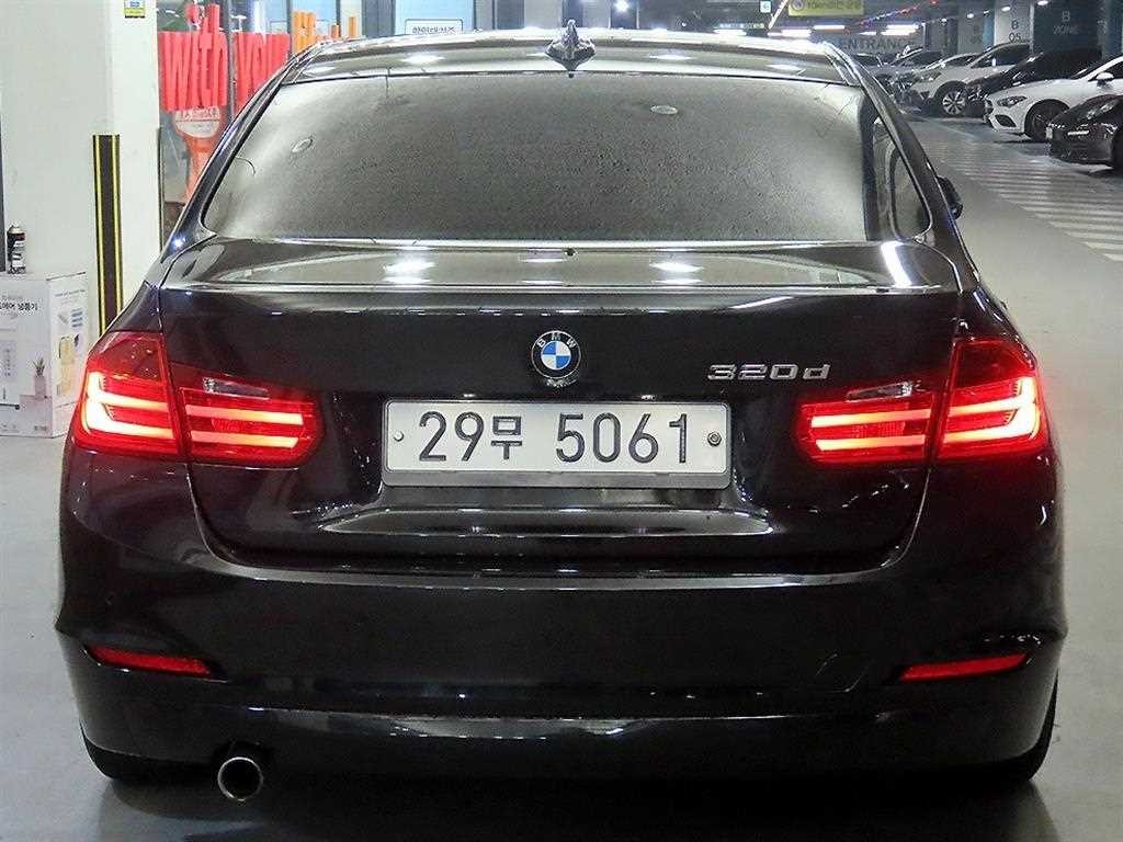 BMW 3시리즈 3시리즈 (F30) 320d 이미지 5