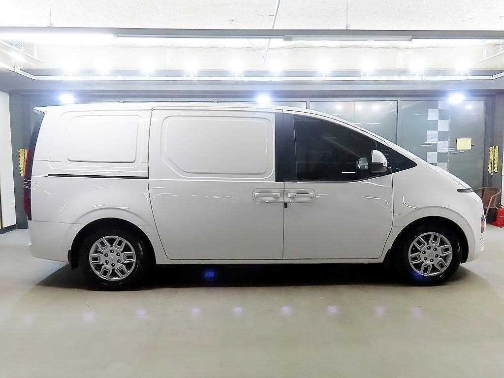 현대 스타리아 2WD 디젤 카고 모던 3인승 이미지 3