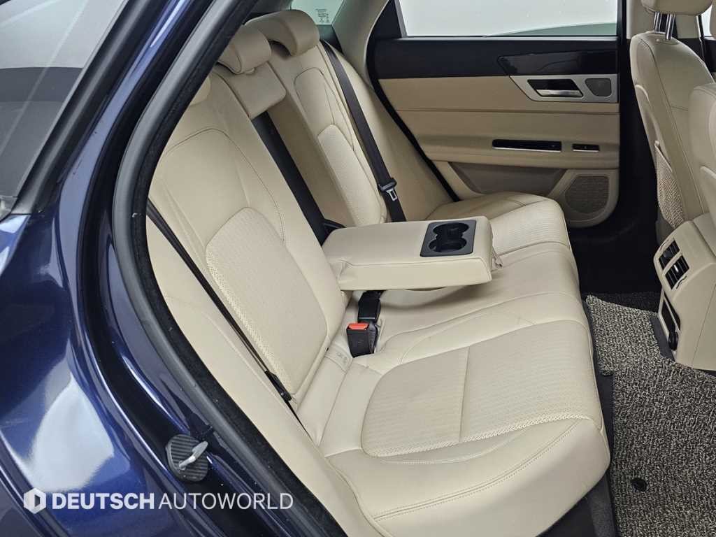 재규어 XF XF(X260) 2.0D 프레스티지 AWD 이미지 12