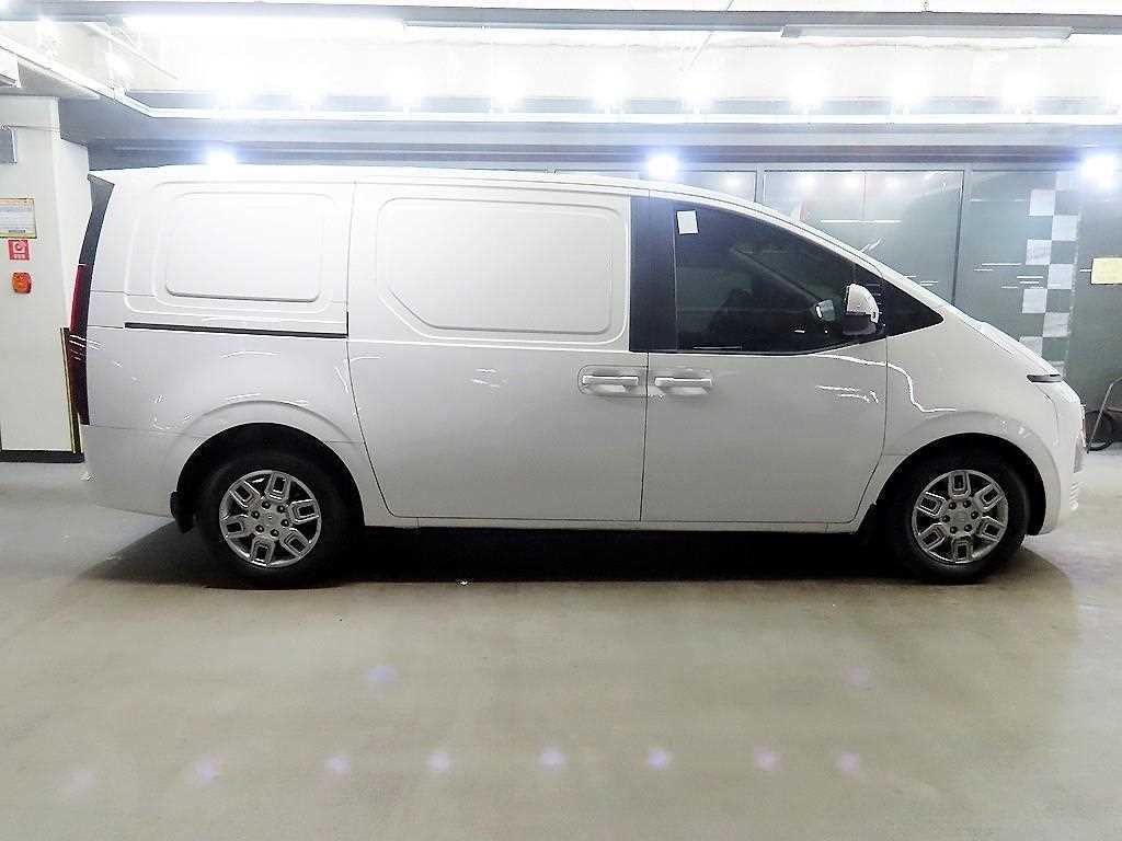 현대 스타리아 2WD 디젤 카고 모던 3인승 이미지 3