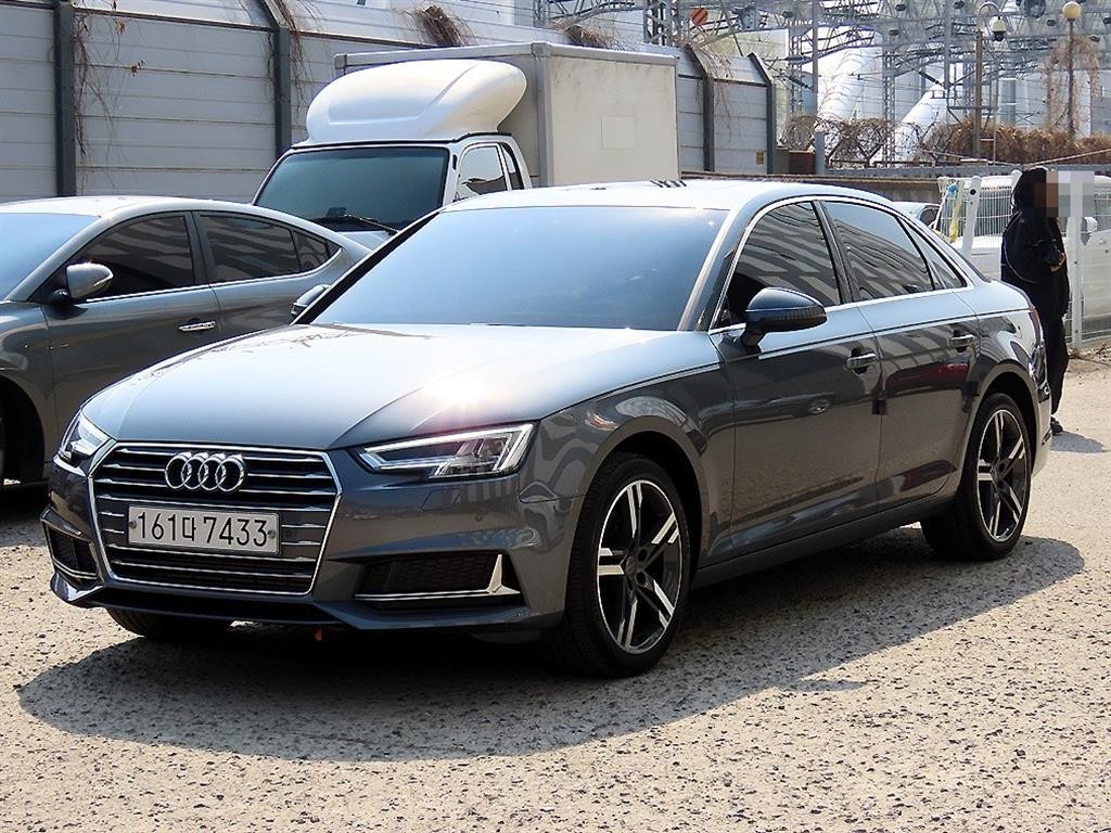 아우디 A4 A4 (B9) 40 TFSI 프리미엄 이미지 2