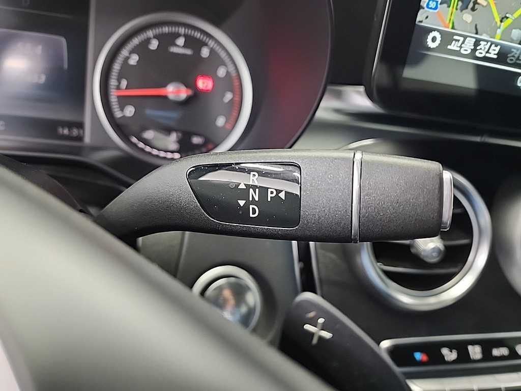 벤츠 GLC 클래스 GLC클래스 X253 GLC 300 4MATIC 쿠페 이미지 8