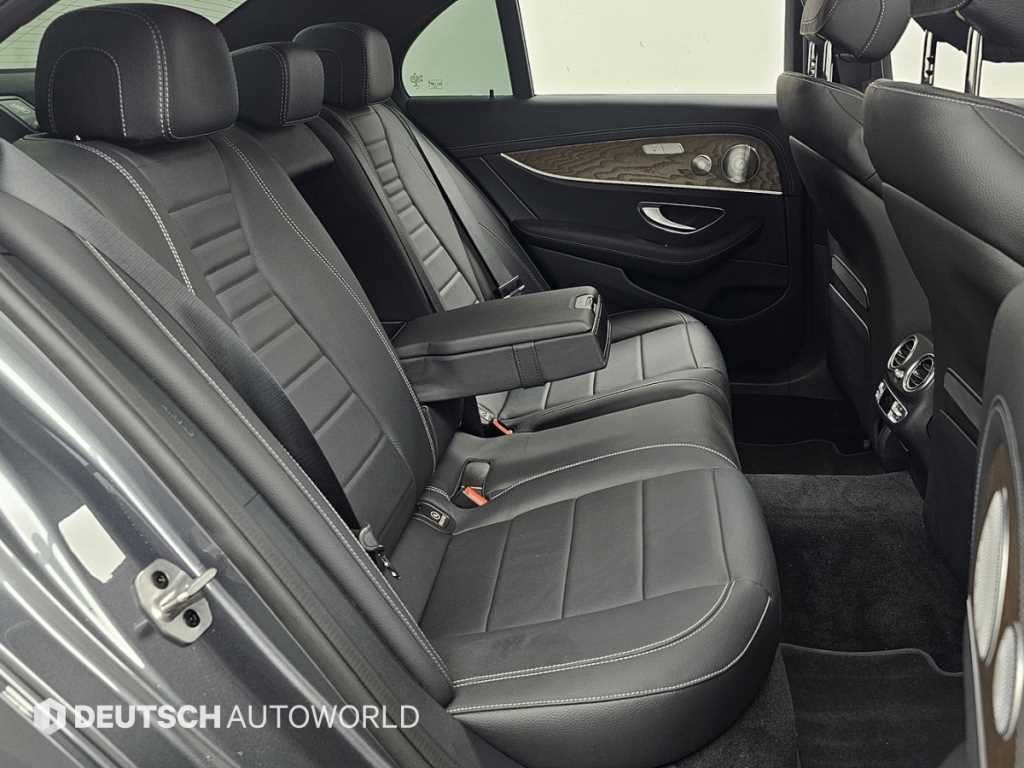 벤츠 E 클래스 E-클래스 W213 E300e 4MATIC 익스클루시브 이미지 12