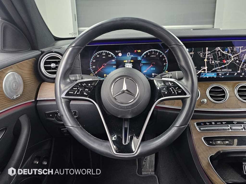 벤츠 E 클래스 E-클래스 W213 E300e 4MATIC 익스클루시브 이미지 13