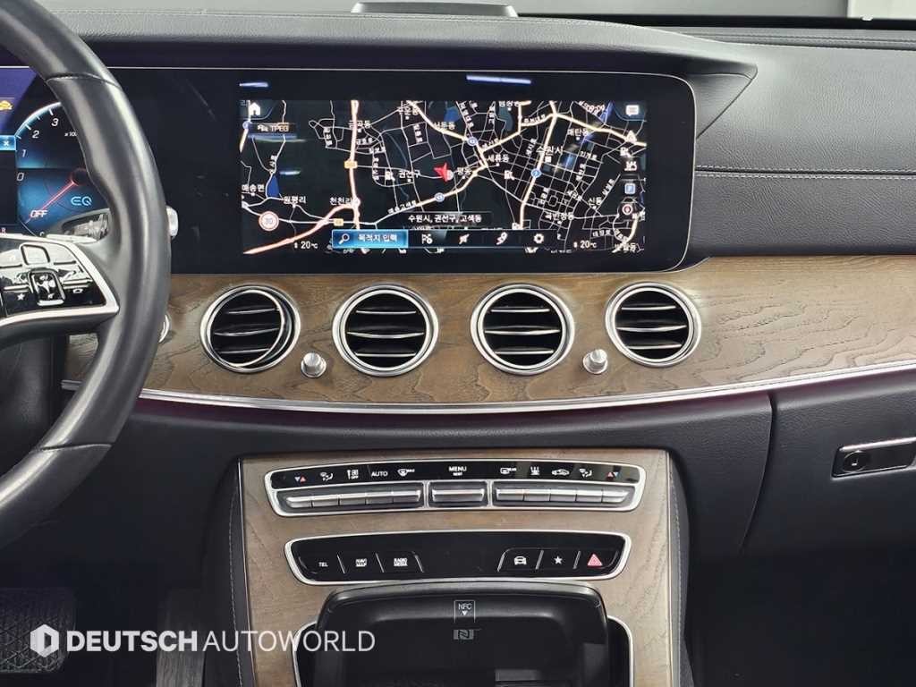벤츠 E 클래스 E-클래스 W213 E300e 4MATIC 익스클루시브 이미지 14