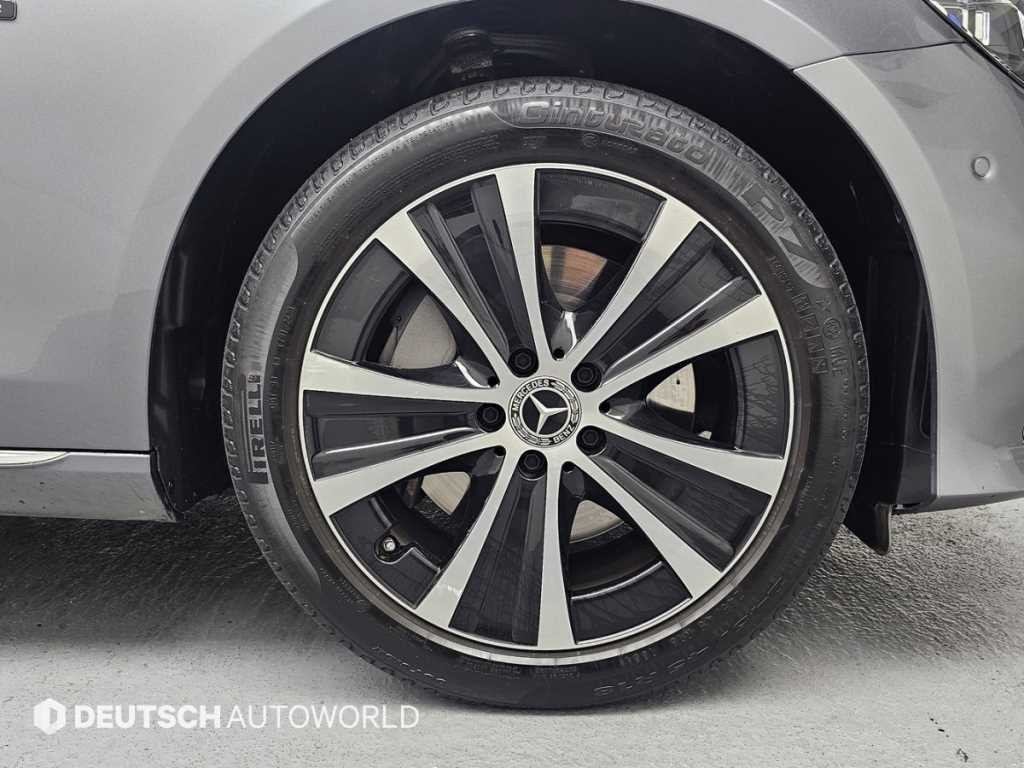 벤츠 E 클래스 E-클래스 W213 E300e 4MATIC 익스클루시브 이미지 5