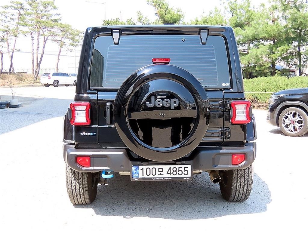 지프 랭글러 랭글러 (JL) 2.0 오버랜드 4xe 4도어 파워 탑 이미지 4