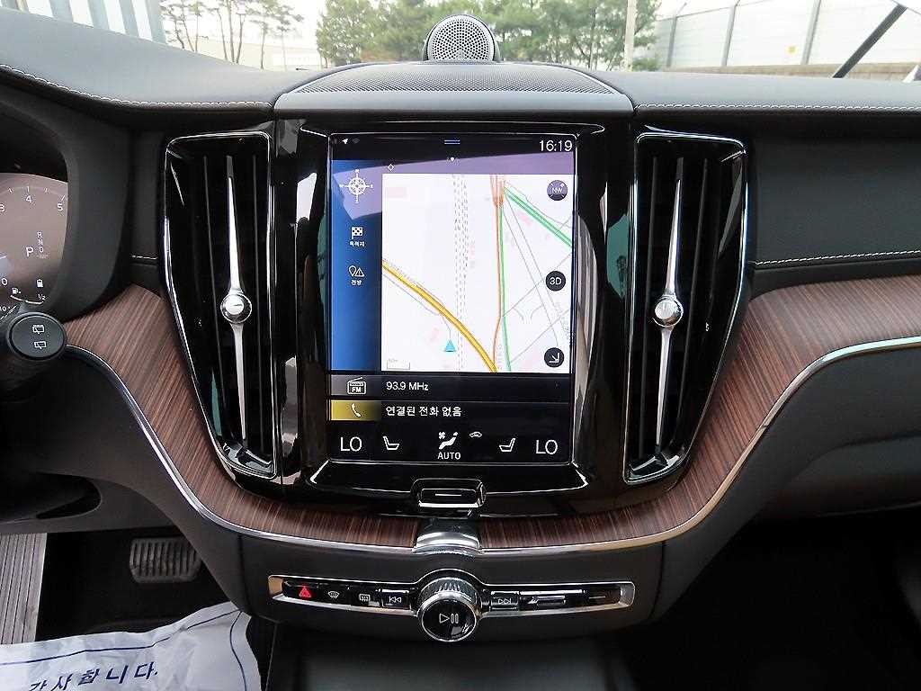 볼보 XC60 XC60(2세대) B6 AWD 인스크립션 이미지 13