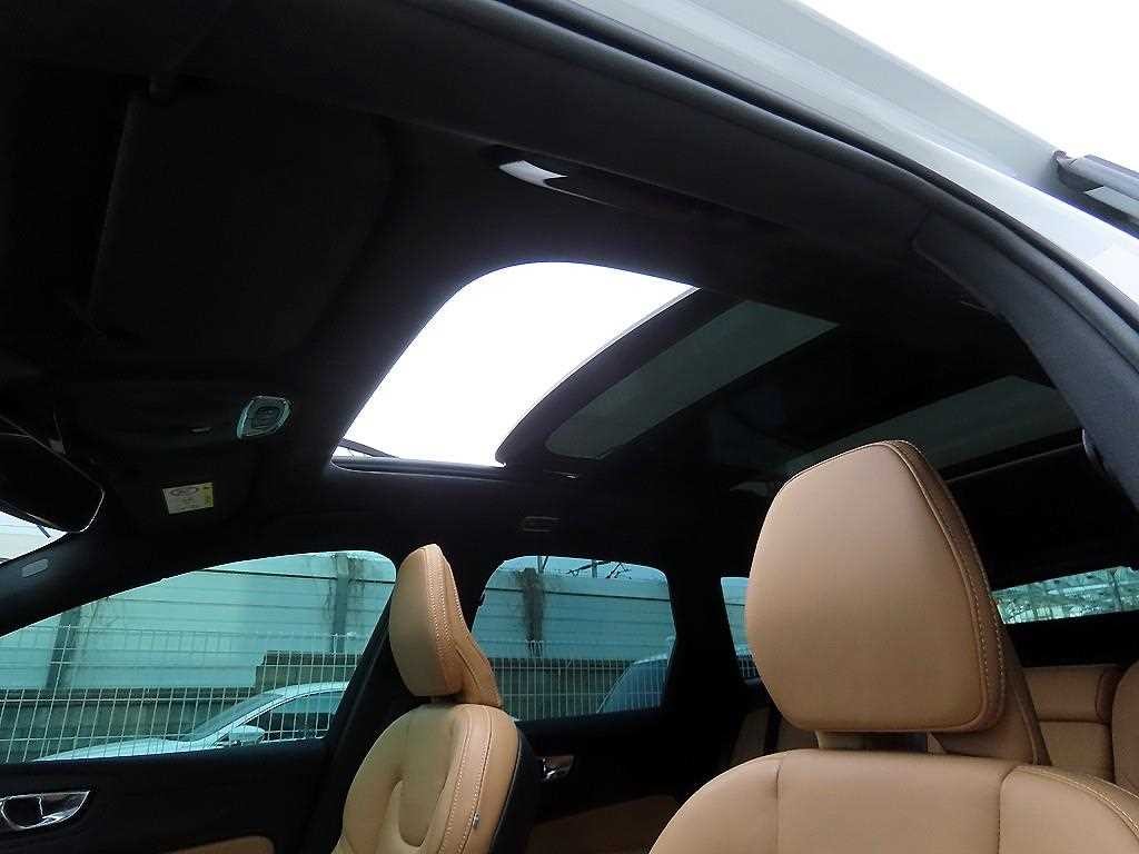 볼보 XC60 XC60(2세대) B6 AWD 인스크립션 이미지 16