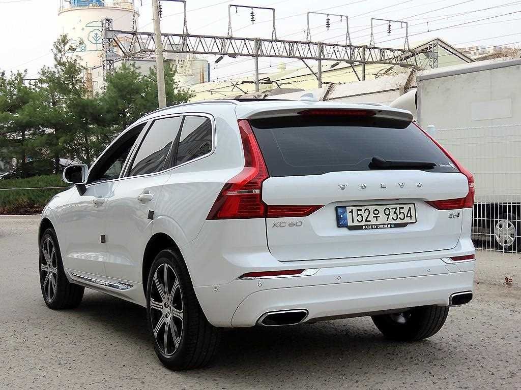볼보 XC60 XC60(2세대) B6 AWD 인스크립션 이미지 3