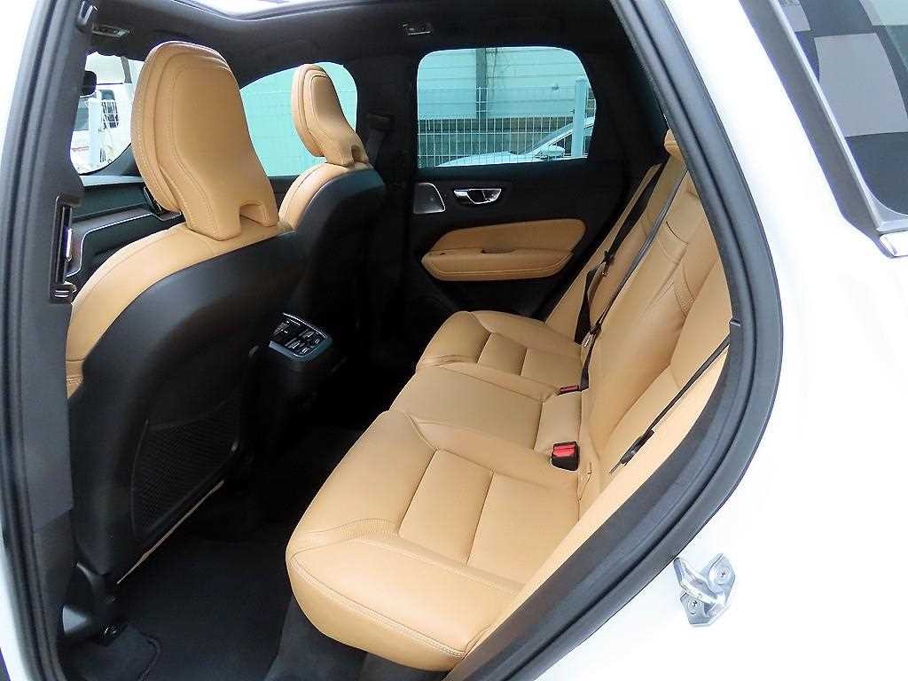 볼보 XC60 XC60(2세대) B6 AWD 인스크립션 이미지 6