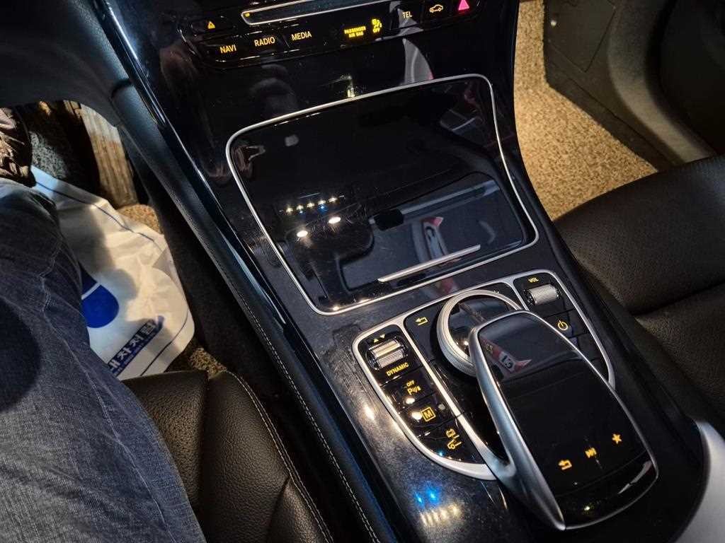벤츠 GLC 클래스 GLC클래스 X253 GLC 350 e 4MATIC 이미지 17