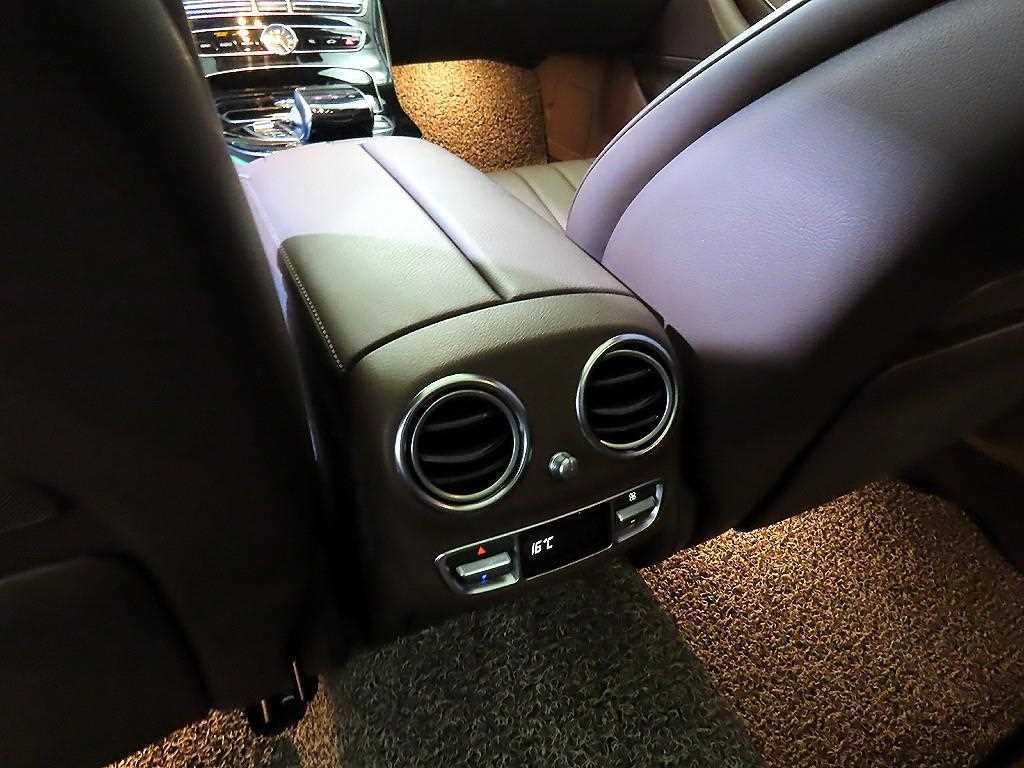 벤츠 E 클래스 E-클래스 W213 E450 4MATIC 익스클루시브 이미지 15