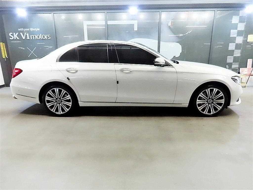 벤츠 E 클래스 E-클래스 W213 E450 4MATIC 익스클루시브 이미지 3
