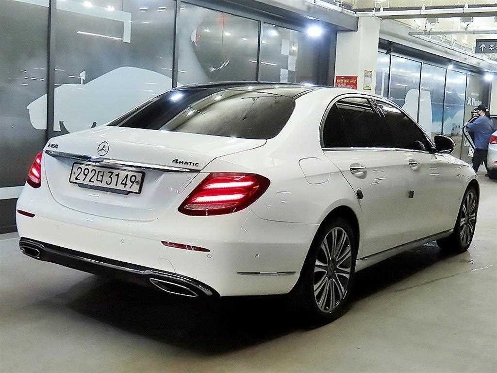 벤츠 E 클래스 E-클래스 W213 E450 4MATIC 익스클루시브 이미지 4