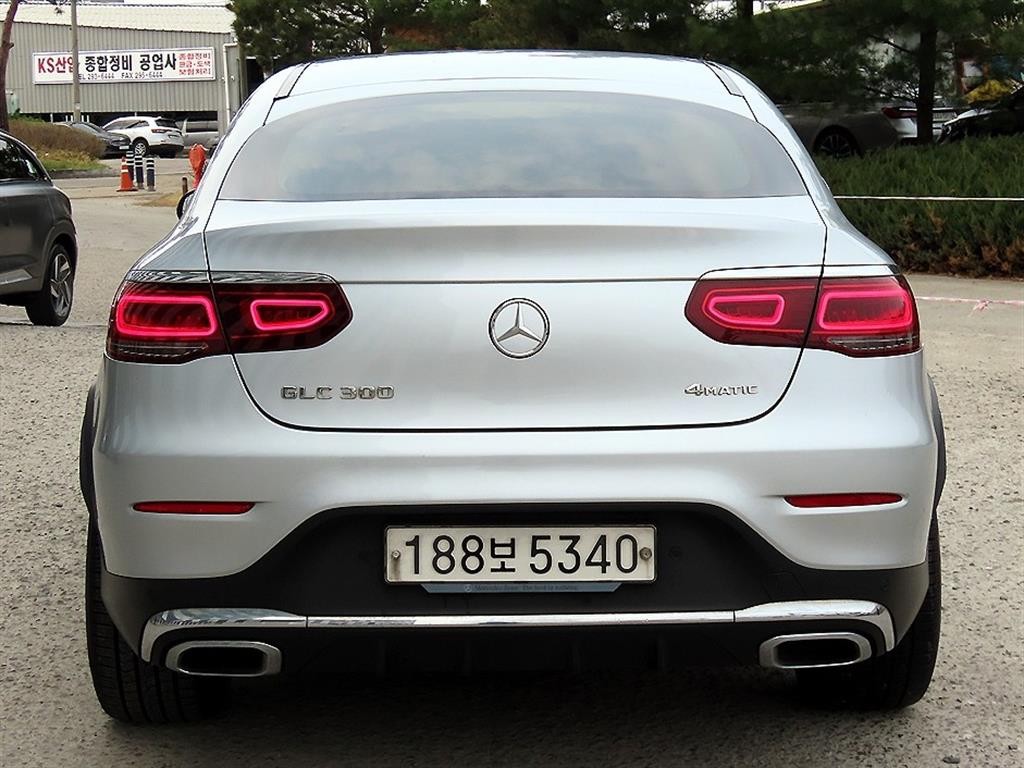 벤츠 GLC 클래스 GLC클래스 X253 GLC 300 4MATIC 쿠페 이미지 4