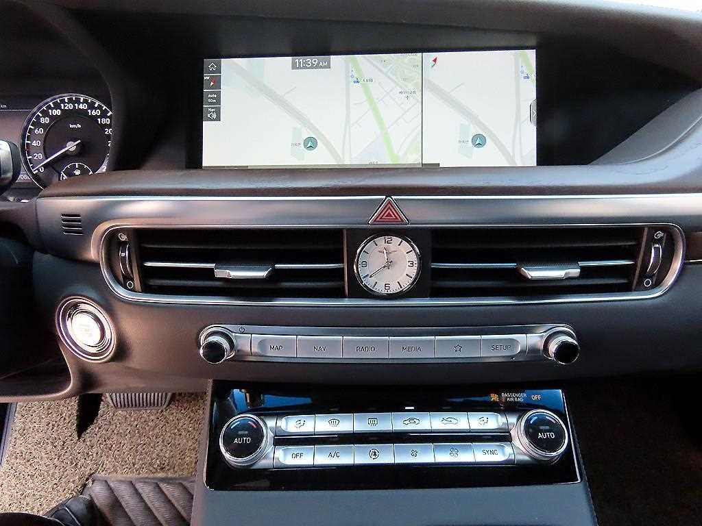 제네시스 G90 3.3 T AWD 럭셔리 이미지 13