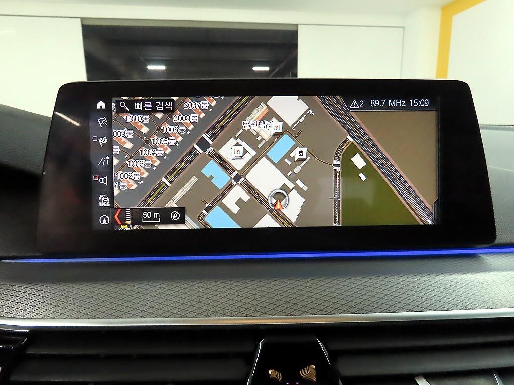 BMW 5시리즈 5시리즈 (G30) 530i M 스포츠 플러스 이미지 14