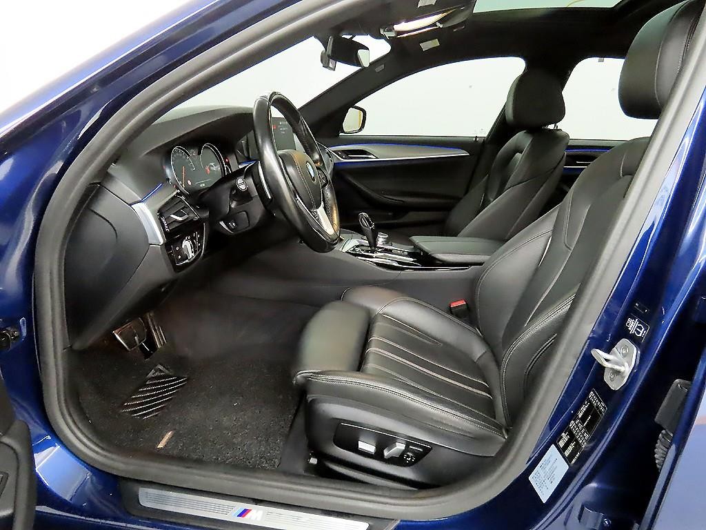 BMW 5시리즈 5시리즈 (G30) 530i M 스포츠 플러스 이미지 5