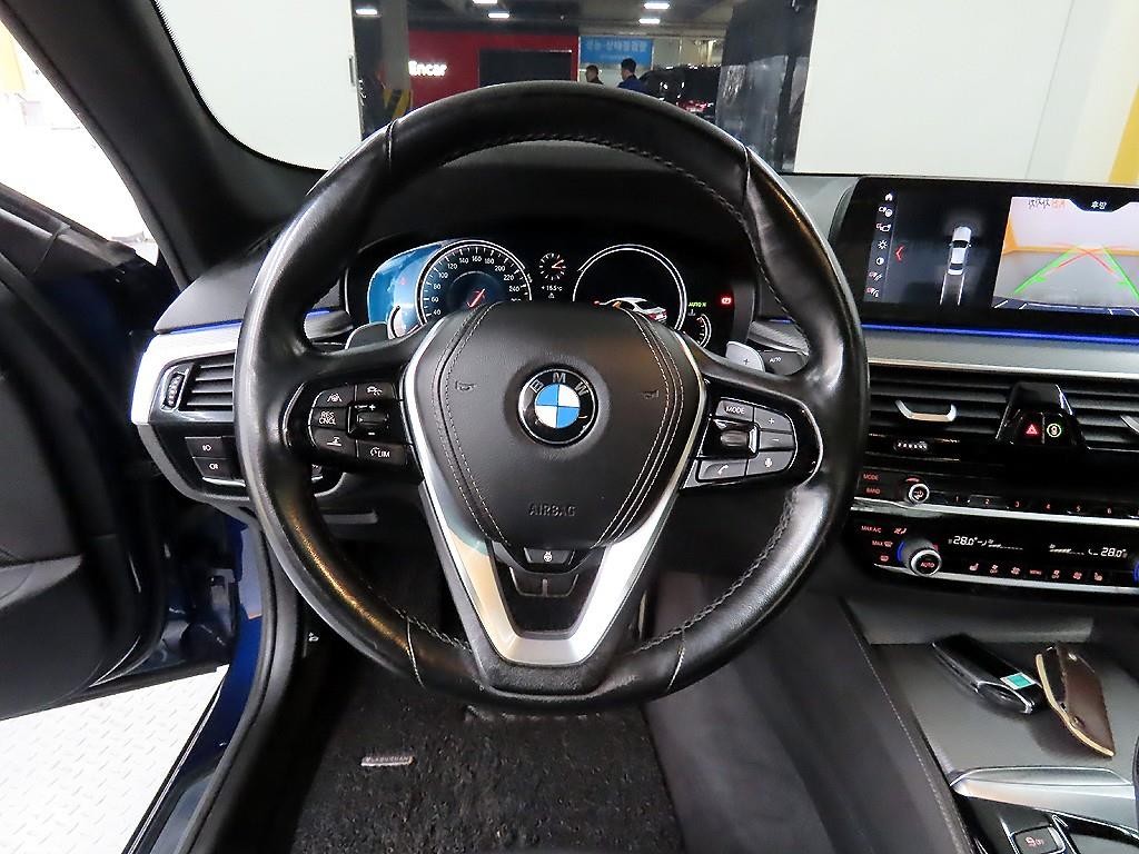 BMW 5시리즈 5시리즈 (G30) 530i M 스포츠 플러스 이미지 9