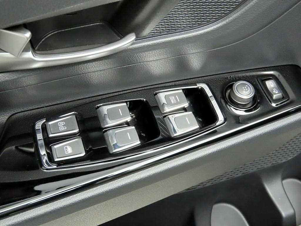 KG모빌리티(쌍용) 코란도 뷰티풀코란도 2WD 가솔린 1.5 C5 플러스 이미지 12