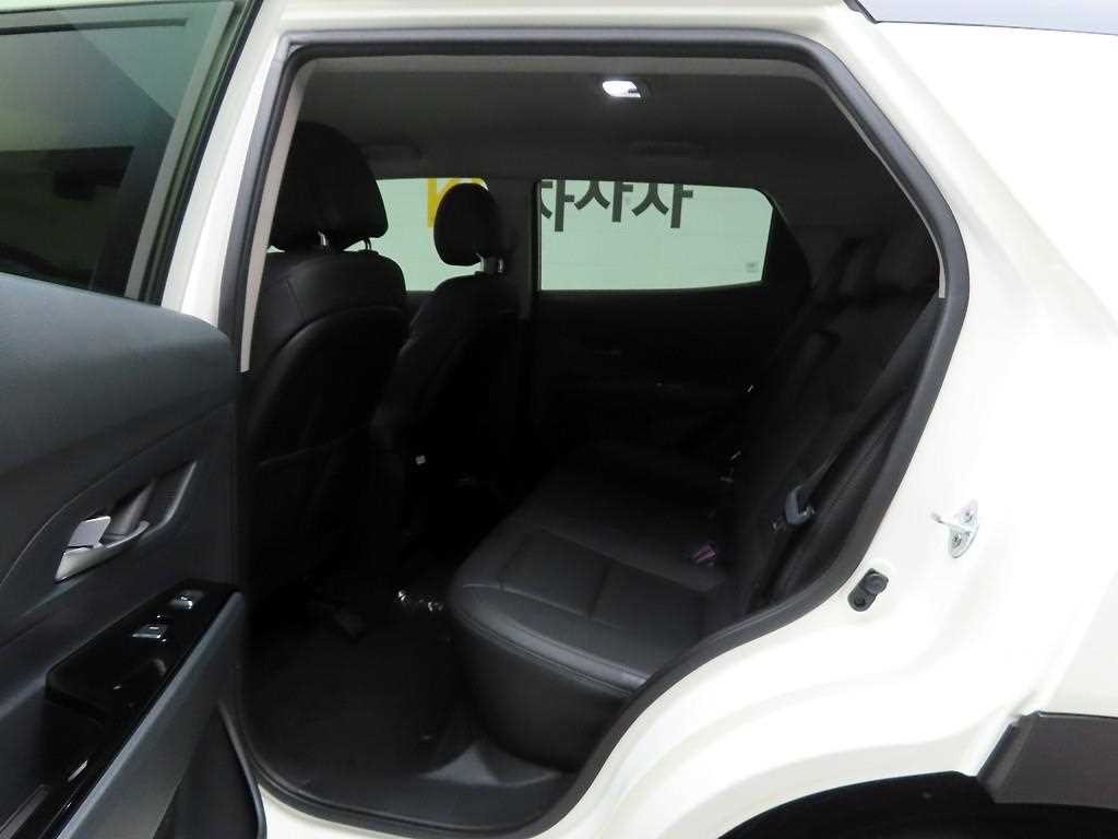 KG모빌리티(쌍용) 코란도 뷰티풀코란도 2WD 가솔린 1.5 C5 플러스 이미지 14