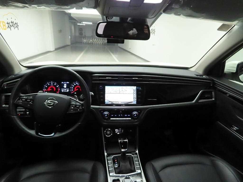 KG모빌리티(쌍용) 코란도 뷰티풀코란도 2WD 가솔린 1.5 C5 플러스 이미지 7