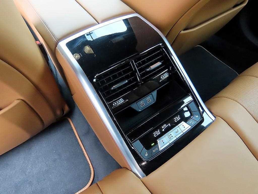 BMW 8시리즈 8시리즈 (G15) M850i xDrive 그란 쿠페 퍼스트 에디션 이미지 15