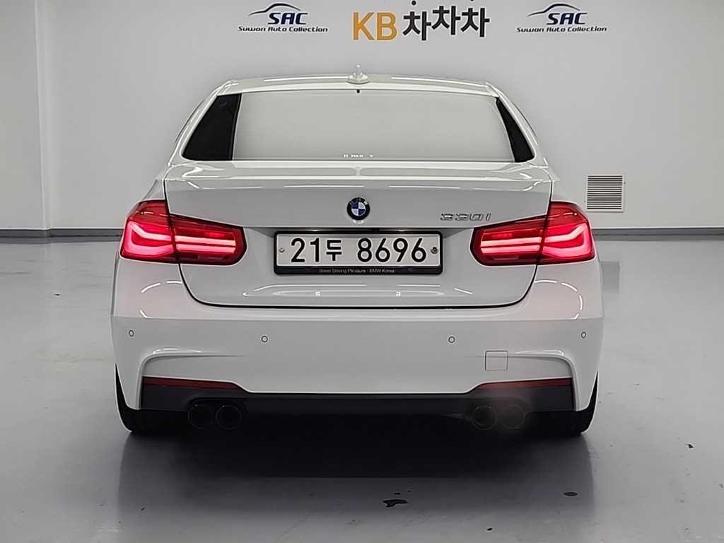 BMW 3시리즈 3시리즈 (F30) 330i M 스포츠 이미지 3