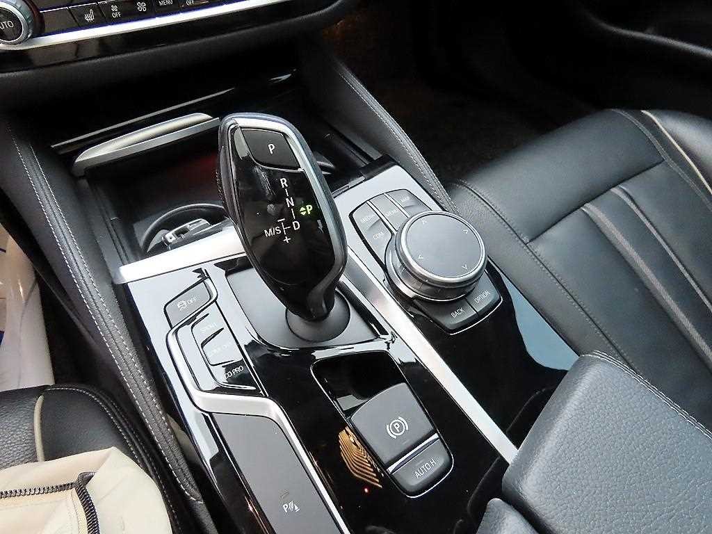 BMW 5시리즈 5시리즈 (G30) 520i 럭셔리 이미지 11