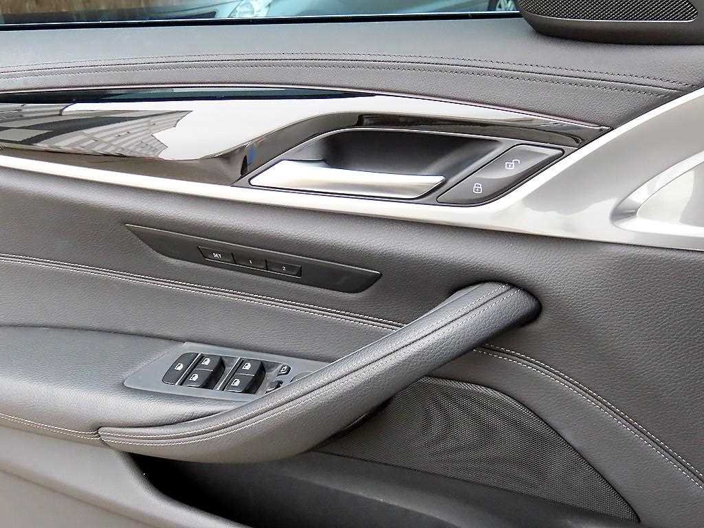 BMW 5시리즈 5시리즈 (G30) 520i 럭셔리 이미지 12