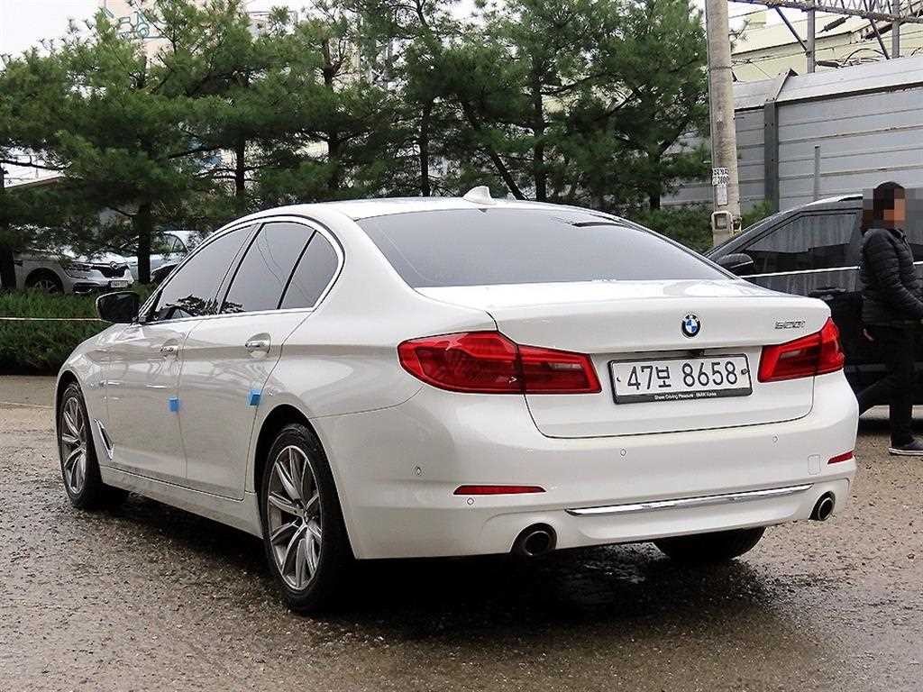 BMW 5시리즈 5시리즈 (G30) 520i 럭셔리 이미지 3