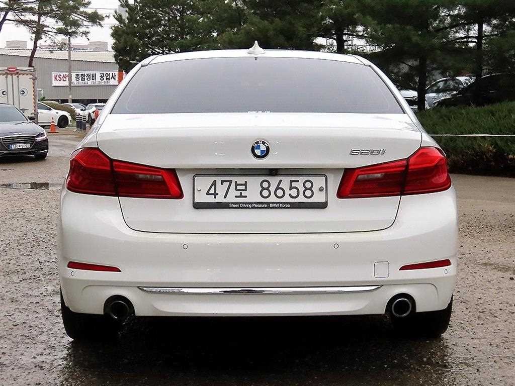 BMW 5시리즈 5시리즈 (G30) 520i 럭셔리 이미지 4