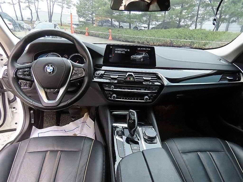 BMW 5시리즈 5시리즈 (G30) 520i 럭셔리 이미지 7