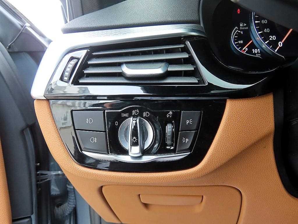 BMW 5시리즈 5시리즈 (G30) 520d M 스포츠 이미지 13