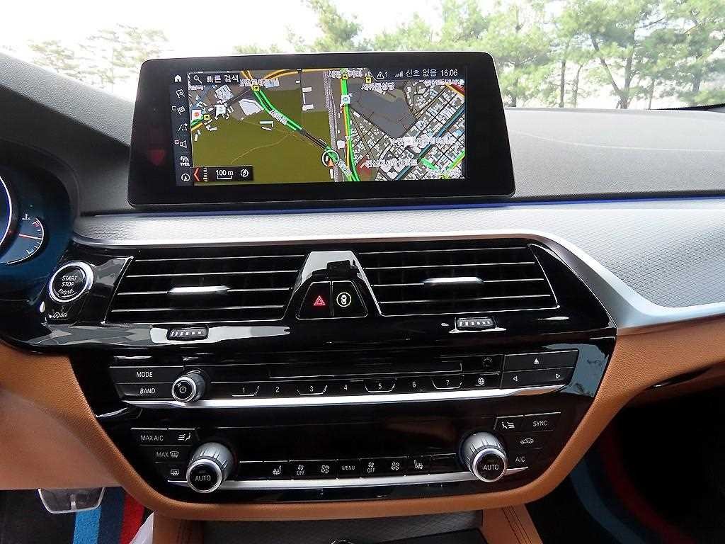 BMW 5시리즈 5시리즈 (G30) 520d M 스포츠 이미지 14