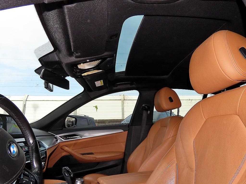 BMW 5시리즈 5시리즈 (G30) 520d M 스포츠 이미지 17