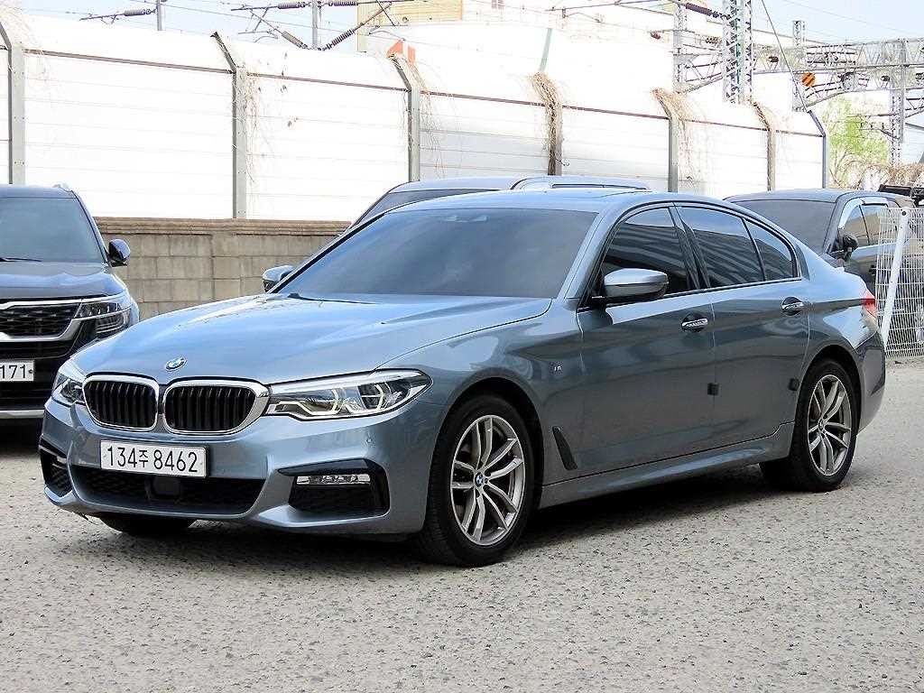 BMW 5시리즈 5시리즈 (G30) 520d M 스포츠 이미지 2
