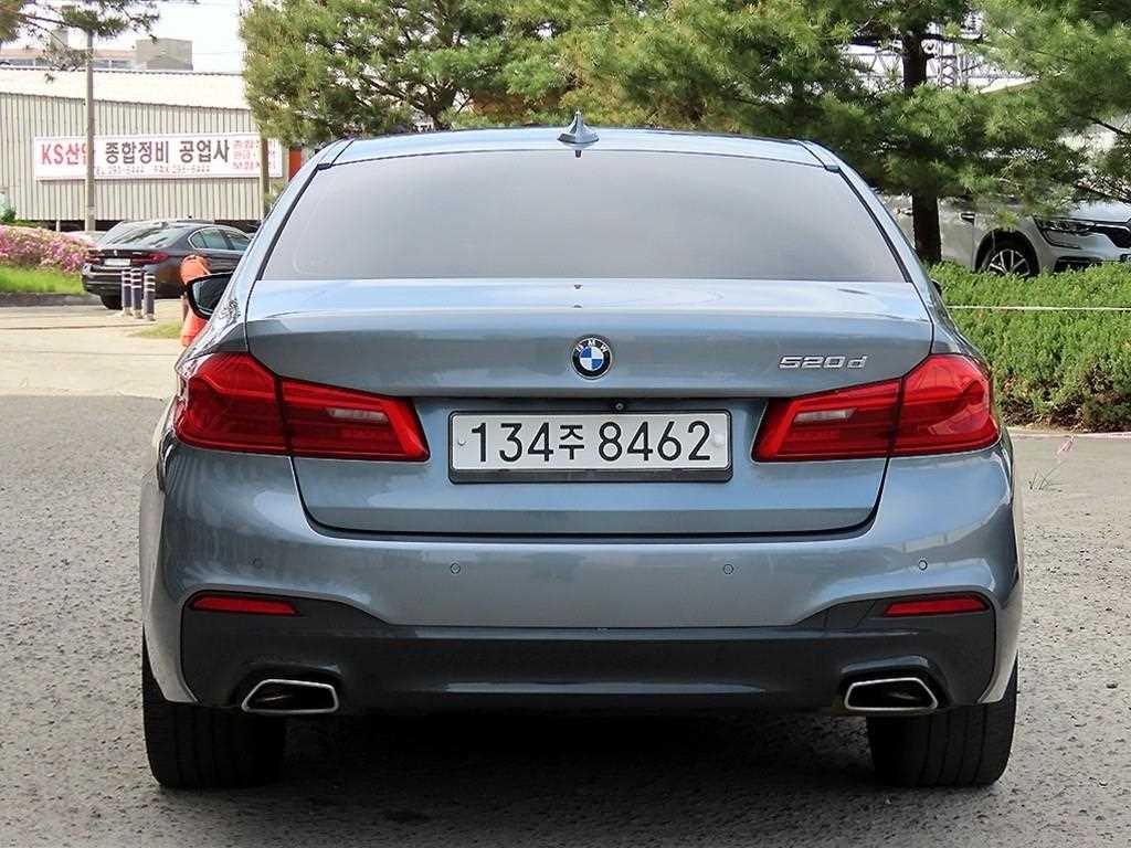 BMW 5시리즈 5시리즈 (G30) 520d M 스포츠 이미지 4