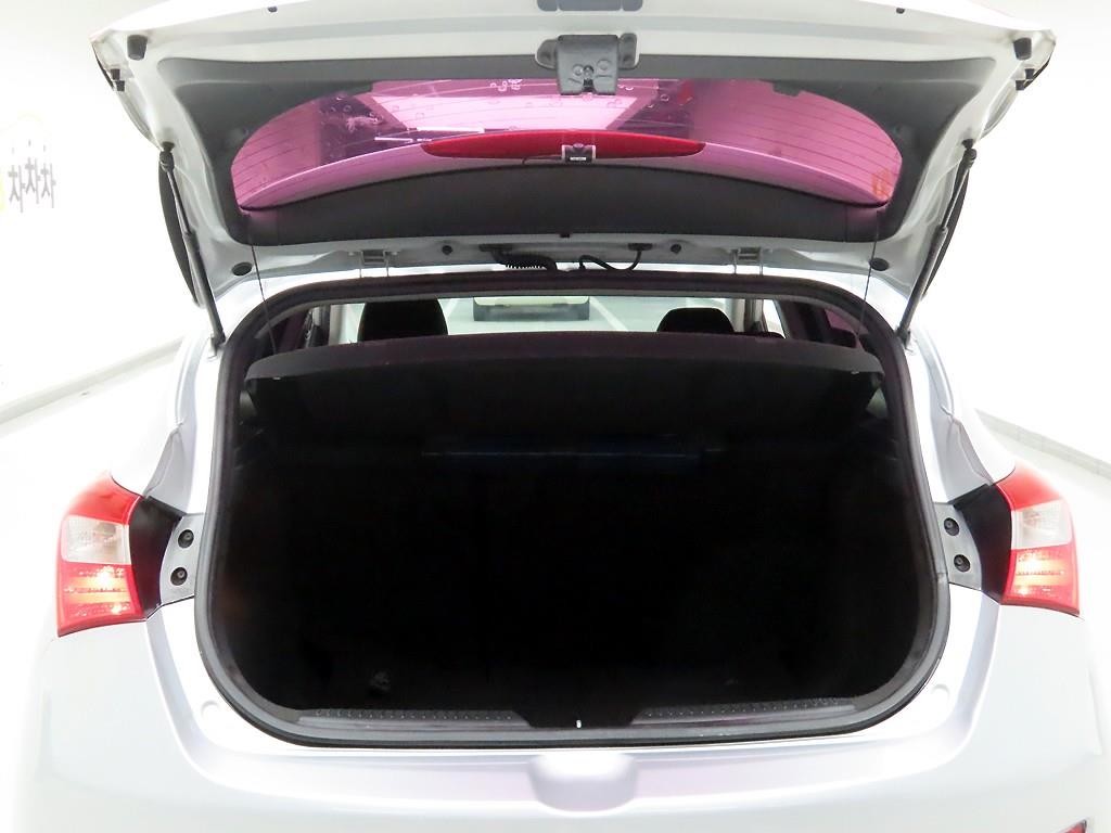 현대 i30 뉴 i30 1.6 VGT 유니크 이미지 5