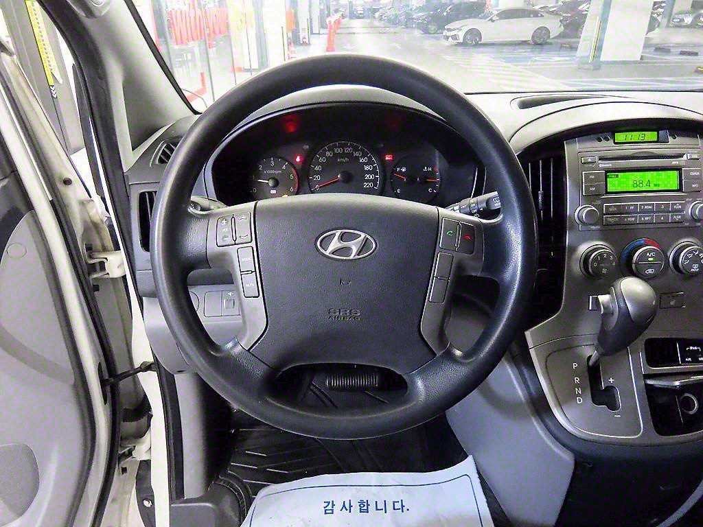 현대 스타렉스 그랜드 스타렉스 밴 5인승 CVX 럭셔리 이미지 8