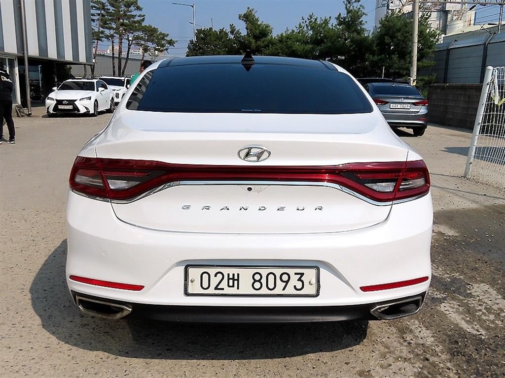 현대 그랜저 그랜저 IG 2.4 GDI 프리미엄 기본형 이미지 4