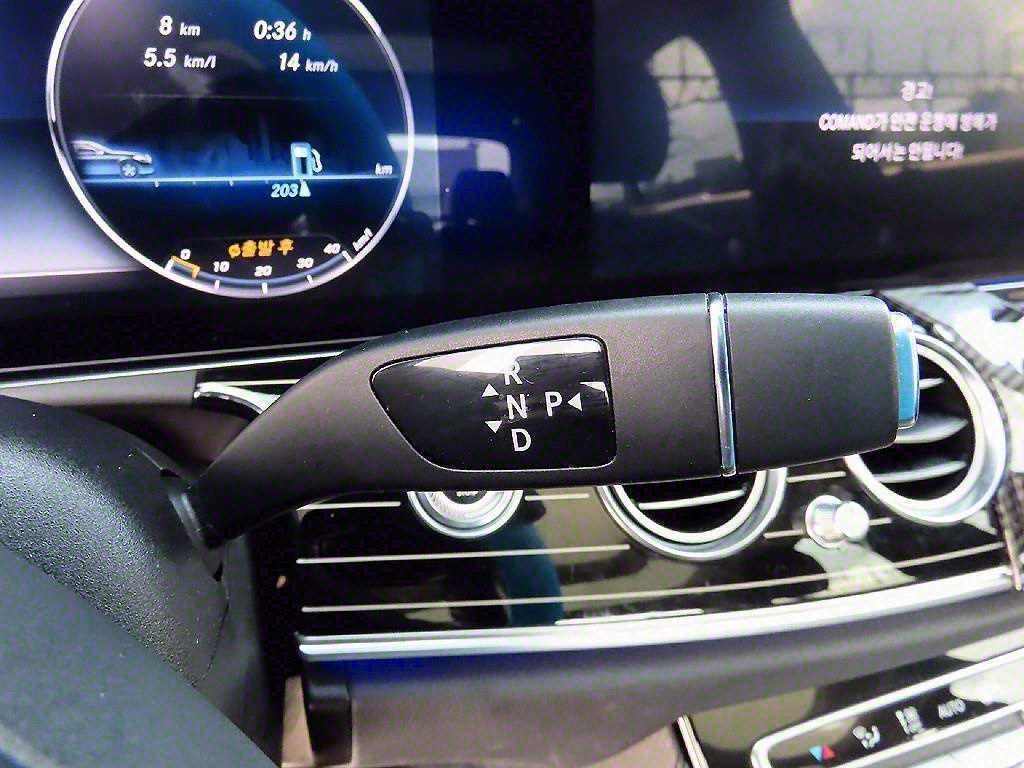 벤츠 E 클래스 E-클래스 W213 E400 4MATIC 익스클루시브 이미지 10