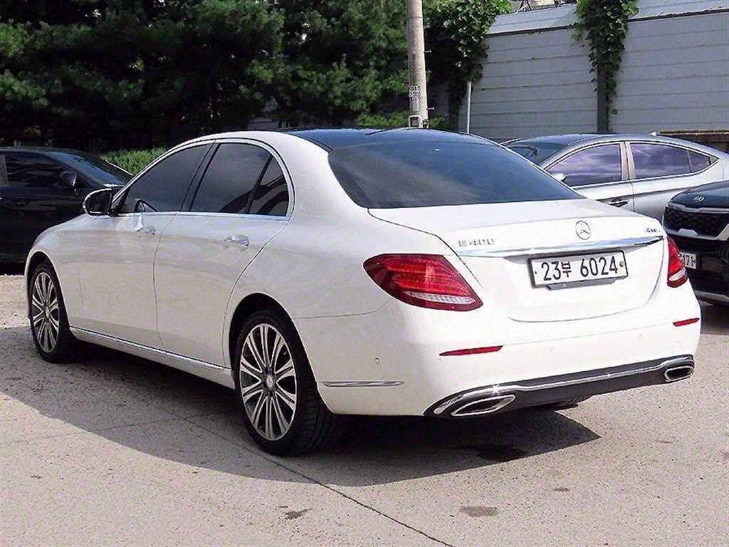 벤츠 E 클래스 E-클래스 W213 E400 4MATIC 익스클루시브 이미지 3
